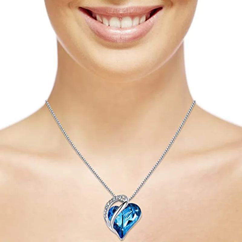 Women's Fashion Creative Heart Shaped Crystal Necklace Pendant Heart Of The Ocean Sweet Romantic Jewelry