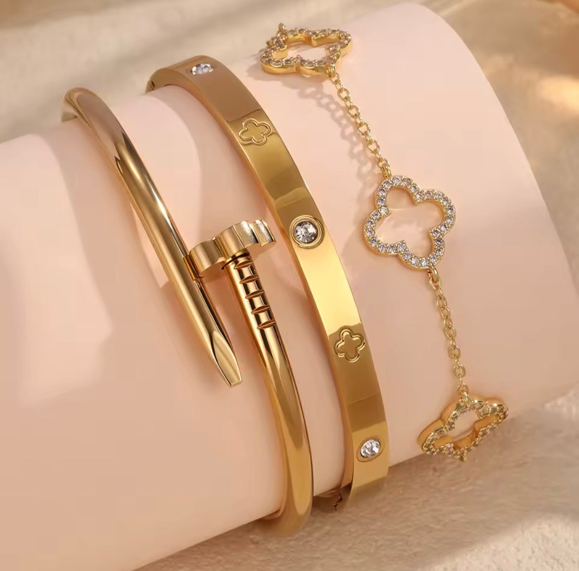 3Pcs Stainless Steel 18K Gold Plated Four-Leaf Flower Nails Stacked Bracelet Bangles