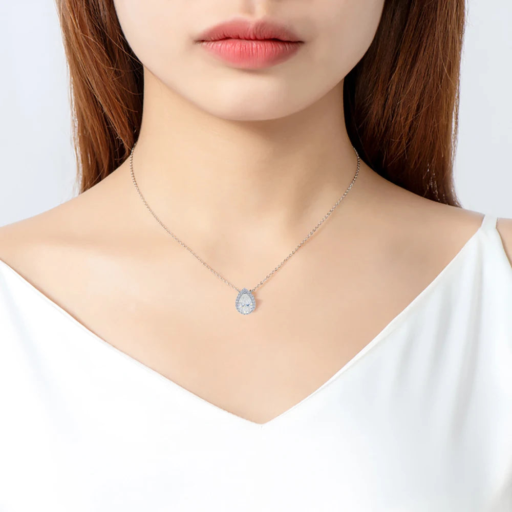 Pear-shaped Moissanite Pendant Necklace D Color 7*10mm 2 Carat Sterling Silver For Women